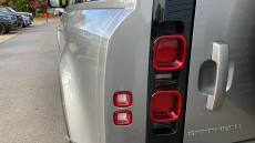 Land Rover Defender 3.0 D250 X-Dynamic S 90 3dr Auto Diesel Estate